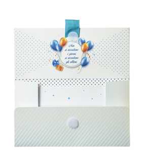 Biglietto Pochette 18 Anni Azzurro & Bianco Biglietto Pochette 18 Anni Azzurro & Bianco ha dimensioni 16 x 10 x 9 cm ed è pratico e tascabile. Nella parte interna superiore è presente un messaggio d’auguri, oltre allo spazio per un messaggio personalizzato da aggiungere a mano.